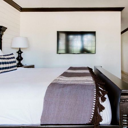 Hillside Boutique Hotel Castroville エクステリア 写真
