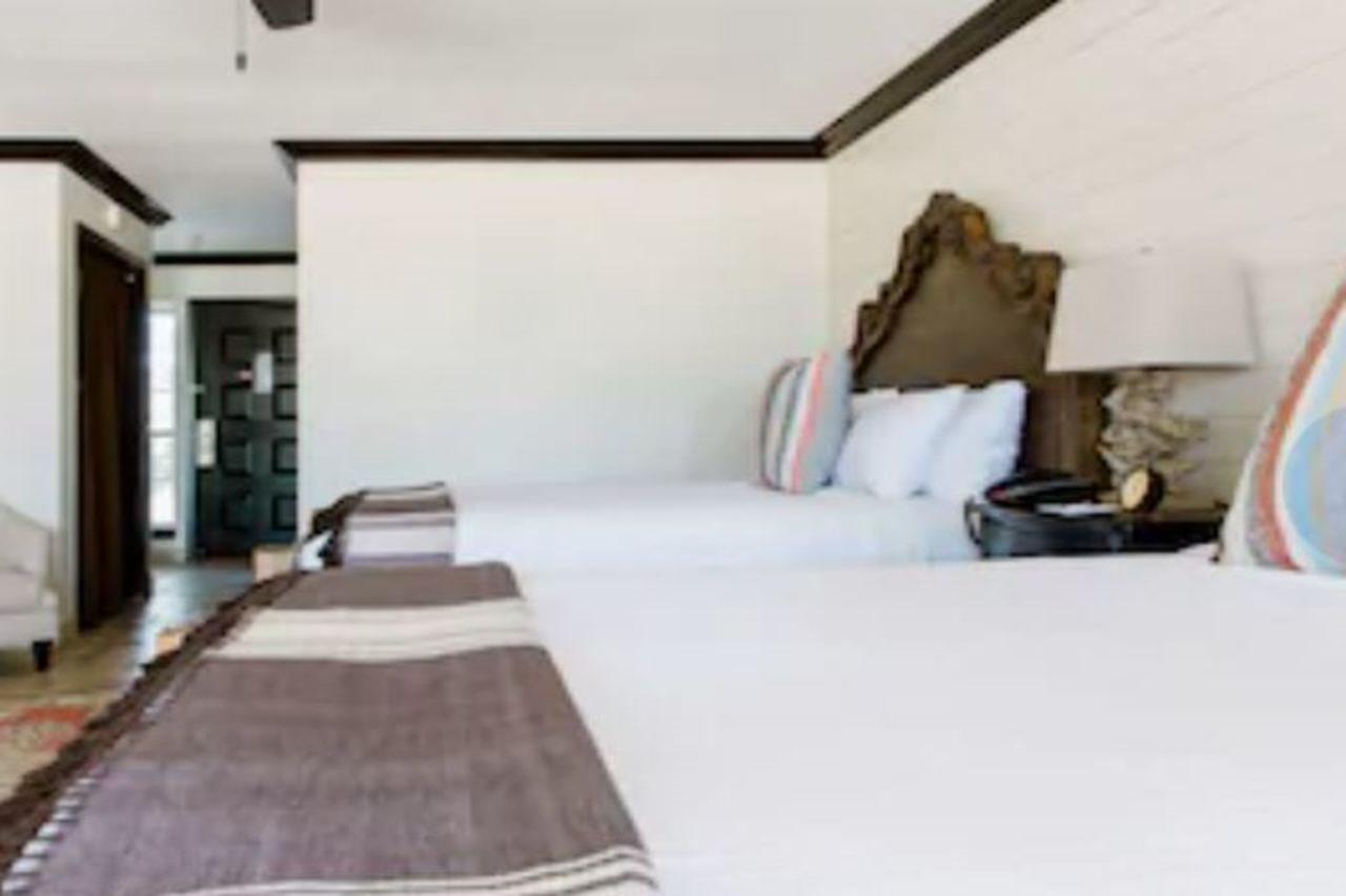 Hillside Boutique Hotel Castroville エクステリア 写真