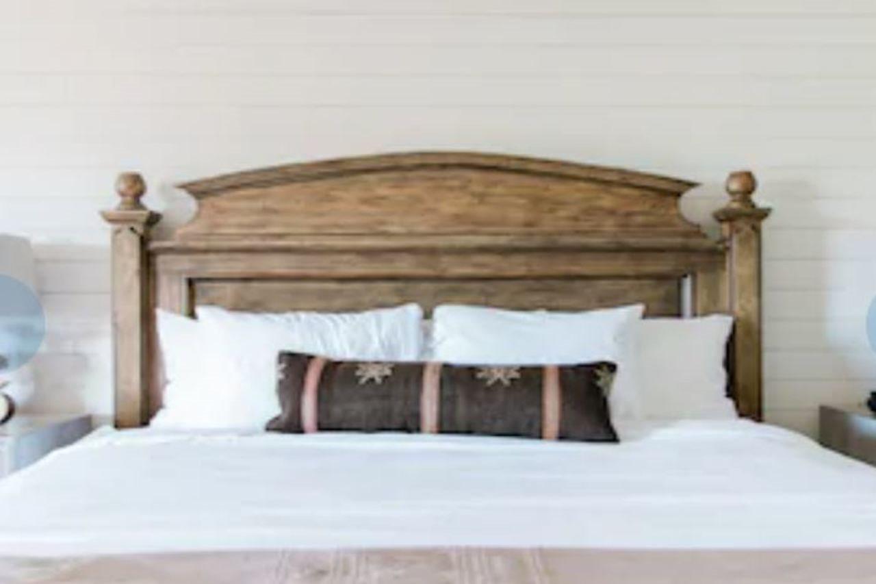 Hillside Boutique Hotel Castroville エクステリア 写真