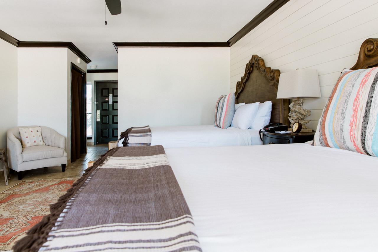 Hillside Boutique Hotel Castroville エクステリア 写真