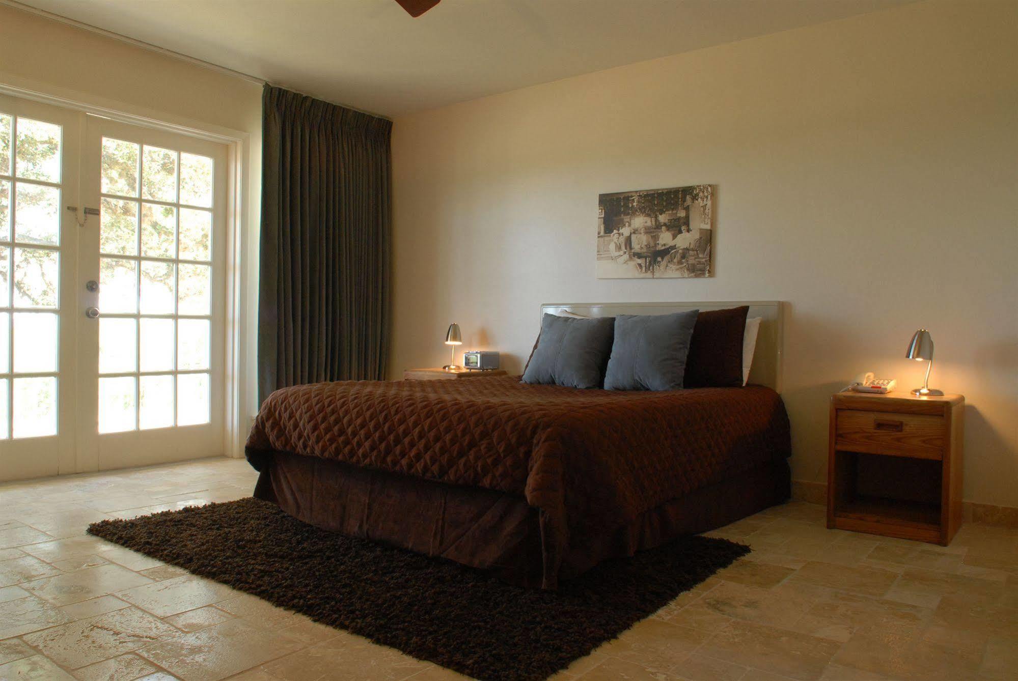 Hillside Boutique Hotel Castroville エクステリア 写真