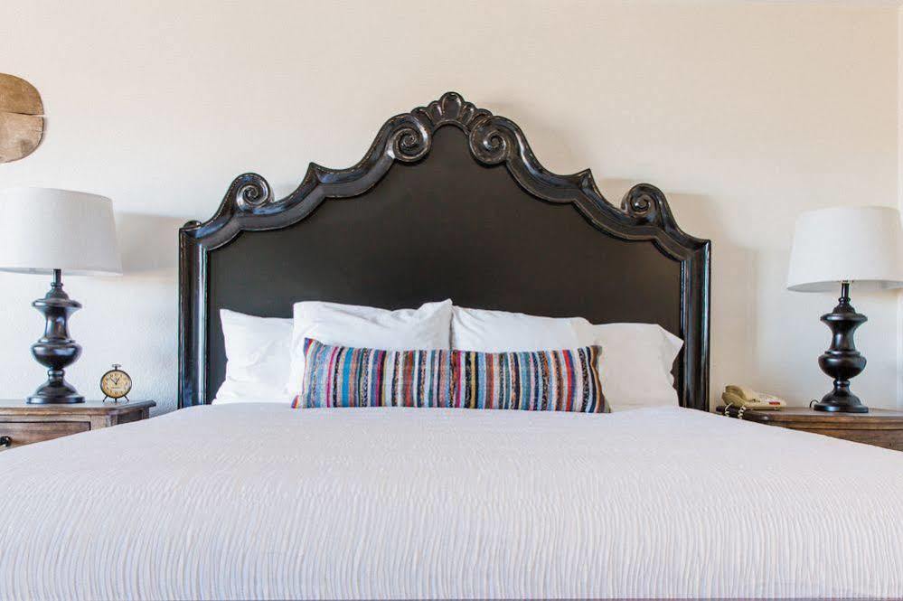 Hillside Boutique Hotel Castroville エクステリア 写真