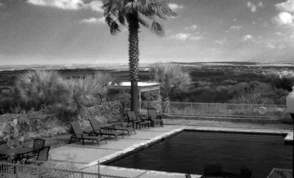 Hillside Boutique Hotel Castroville エクステリア 写真