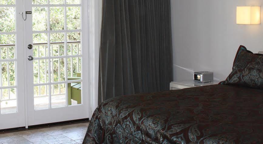 Hillside Boutique Hotel Castroville エクステリア 写真